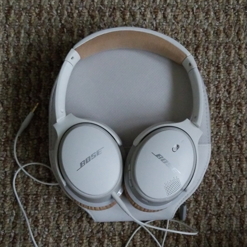 Bose Soundlink II wireless headphones